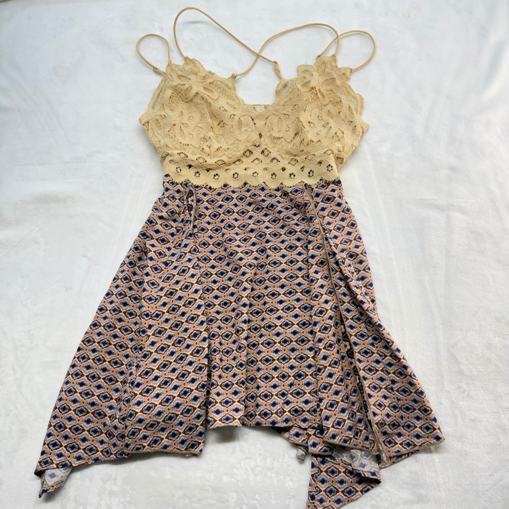 Gimmicks BKE M Babydoll Dress Geometric Diamond Pattern Lace Bodice Asymmetrical